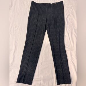 Anne Klein Women’s Gray Pants
Size 10 pull on style